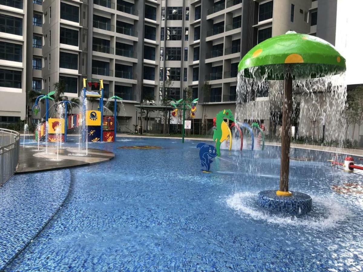 Ys Atlantis Residences Melaka - Pool View Buitenkant foto