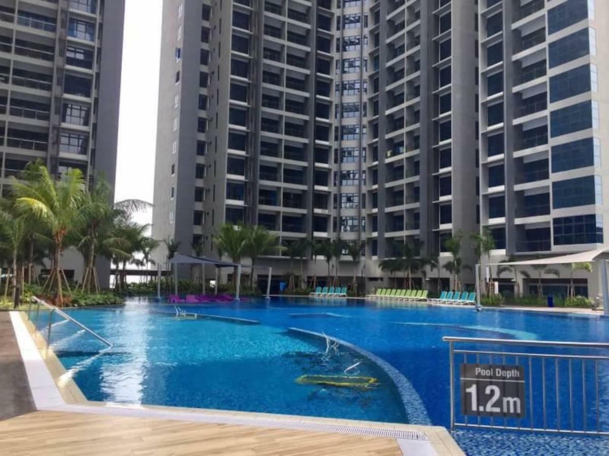 Ys Atlantis Residences Melaka - Pool View Buitenkant foto