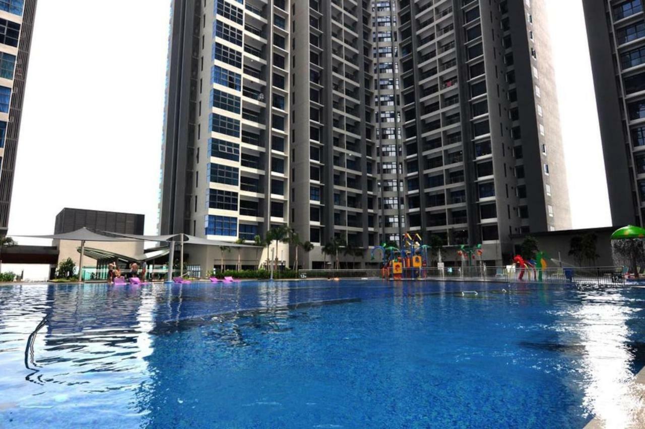 Ys Atlantis Residences Melaka - Pool View Buitenkant foto